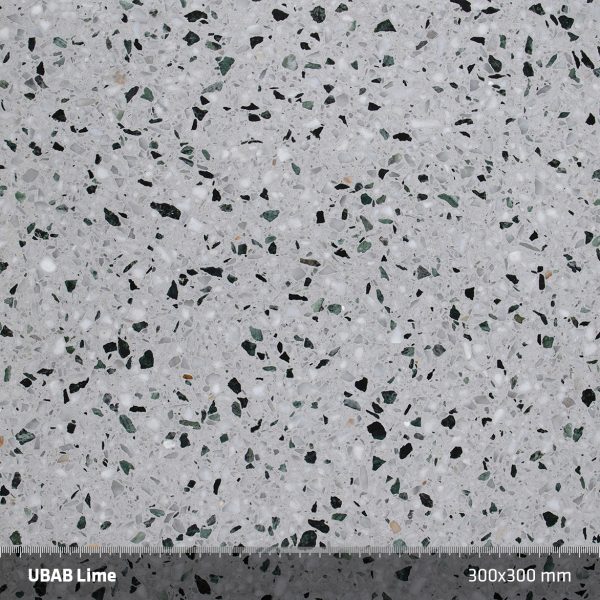 UBAB Lime. Kontrastrikt utseende med mix av Carrara och Verdemarmor i en mellan grå cement